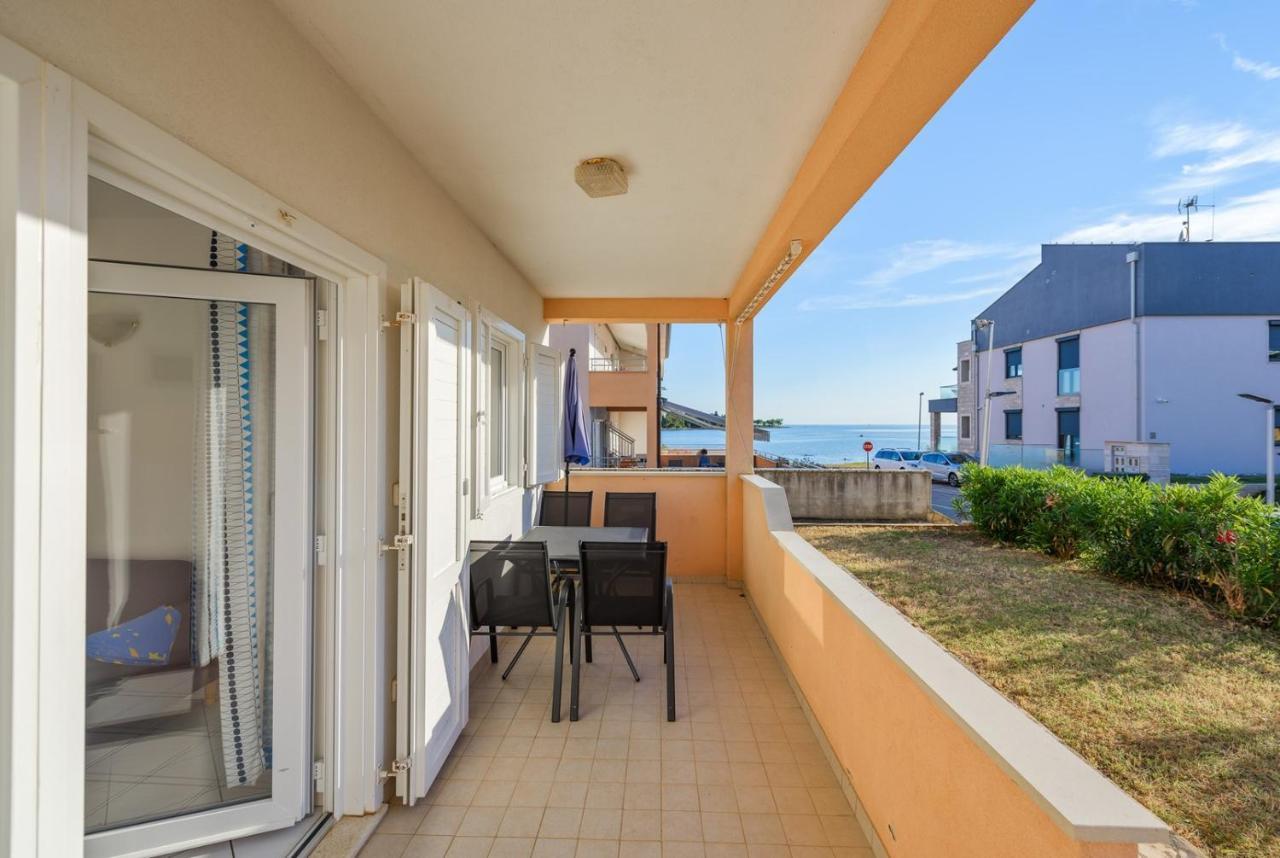 Lovrečica Lucrezia House With Apartments מראה חיצוני תמונה